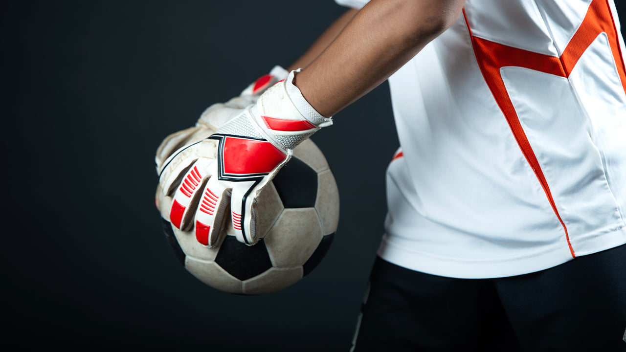 Best Goalkeeper Gloves for Turf in 2026: Most Durable Picks