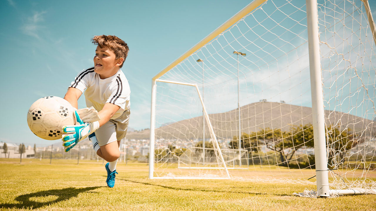 5 Best Soccer Goalie Gloves Under $50 Reviewed and Ranked